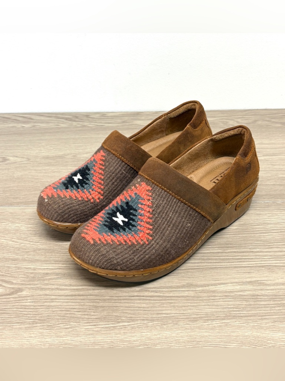 Born Bailie Clogs Sundance Catalog Southwestern Aztec Brown Leather Womens 8
